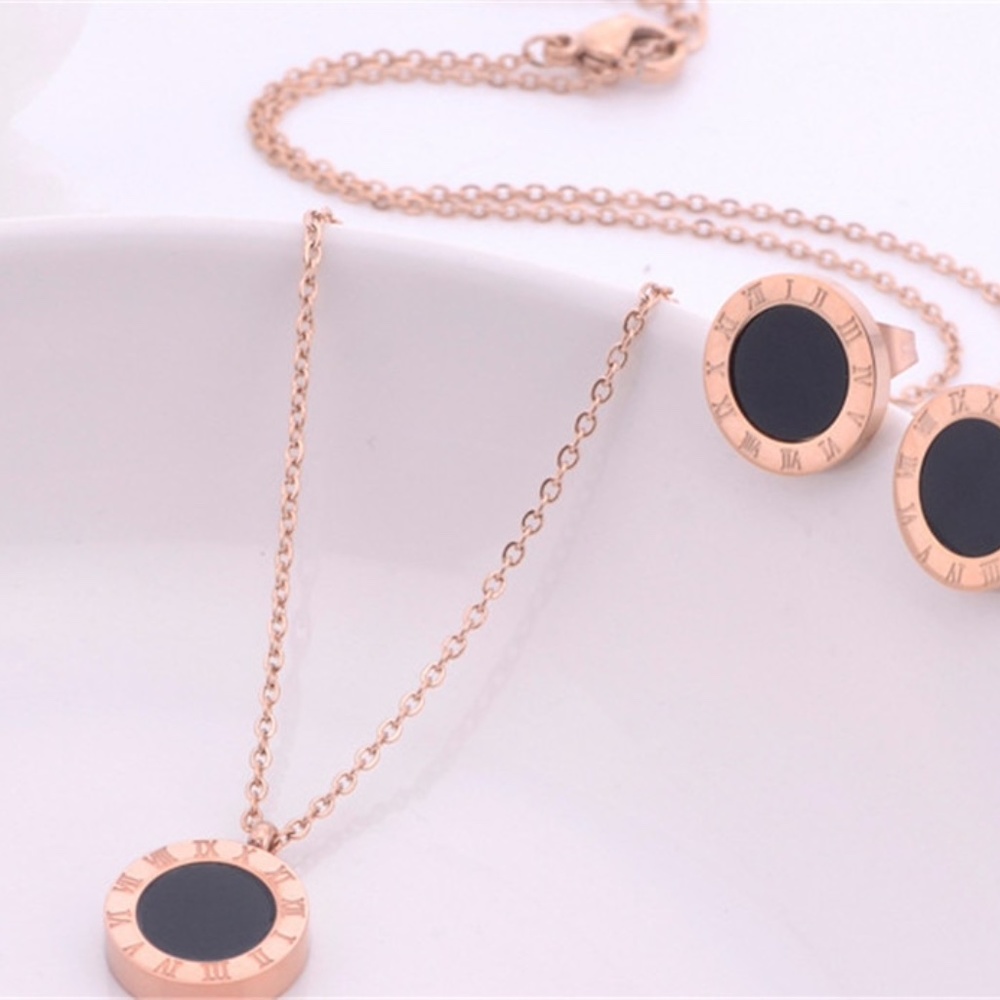 Elegant Set Necklace and Earrings Roman Numerals - Picture 3 of 8